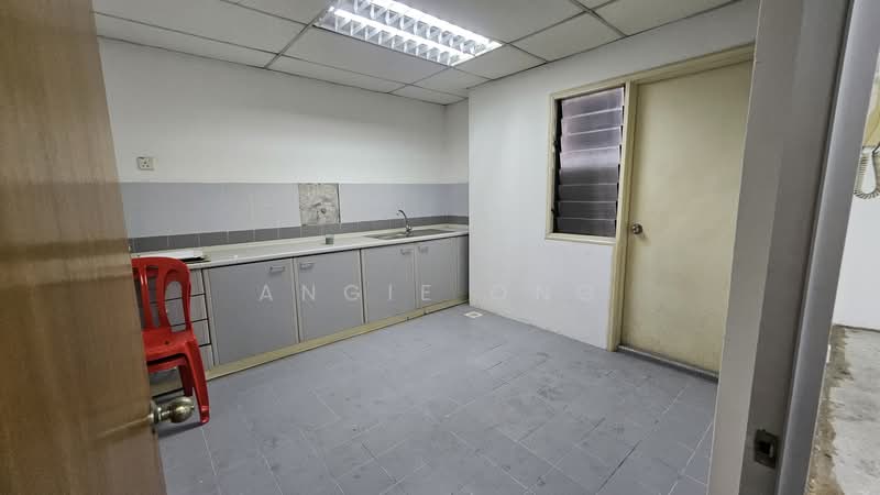 Wisma UOA I untuk Untuk Disewa - RM 5,000 /bulan, Apr 2026 - Pantry - PropertyGuru.com.my