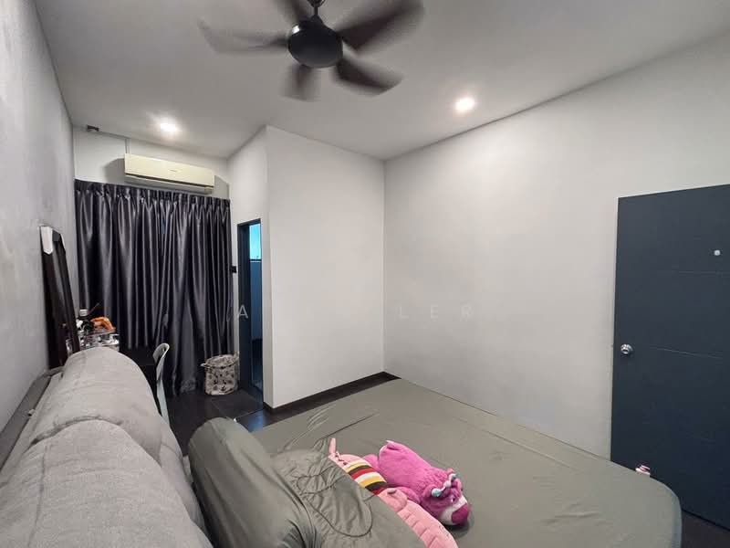 2-storey Terraced House for Sale in Bandar Dato Onn (Tebrau) - Alan Ler - Bedroom - PropertyGuru.com.my