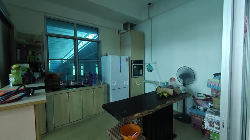 Semi-D Factory for Rent in Kuching (Sarawak) - Sei Yong Tee - Kitchen - PropertyGuru.com.my