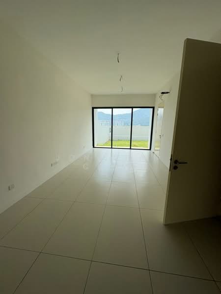3-storey Terraced House for Sale in Batu Uban (Gelugor) - Jonathan Chng - Living Room - PropertyGuru.com.my
