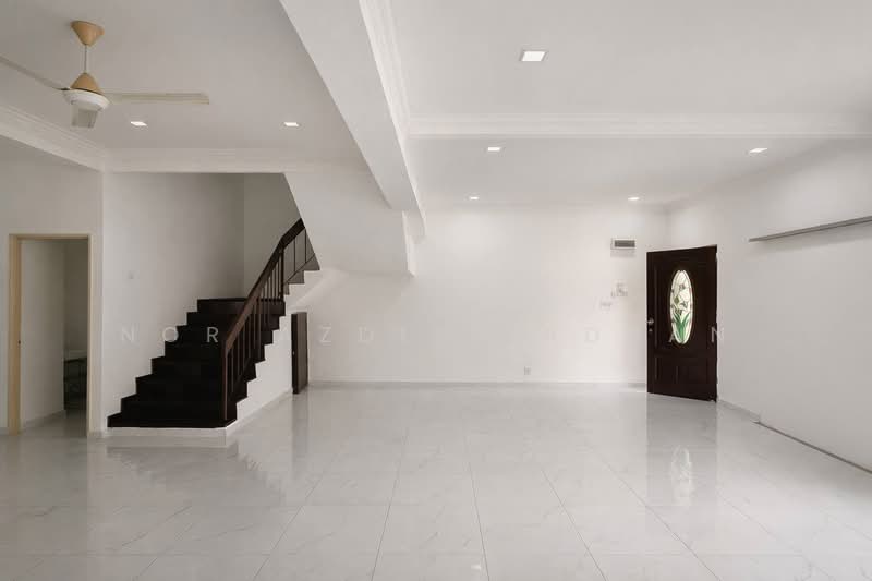 Semi-Detached House for Sale in Taman Koperasi Cuepacs (Cheras) - Nor Azdlin Adnan - Living Room - PropertyGuru.com.my