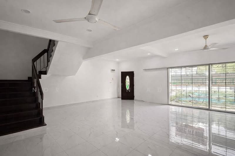 Semi-Detached House for Sale in Taman Koperasi Cuepacs (Cheras) - Nor Azdlin Adnan - Living Room - PropertyGuru.com.my