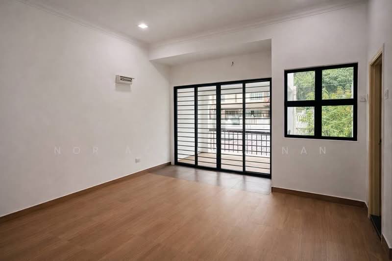 Semi-Detached House for Sale in Taman Koperasi Cuepacs (Cheras) - Nor Azdlin Adnan - Living Room - PropertyGuru.com.my