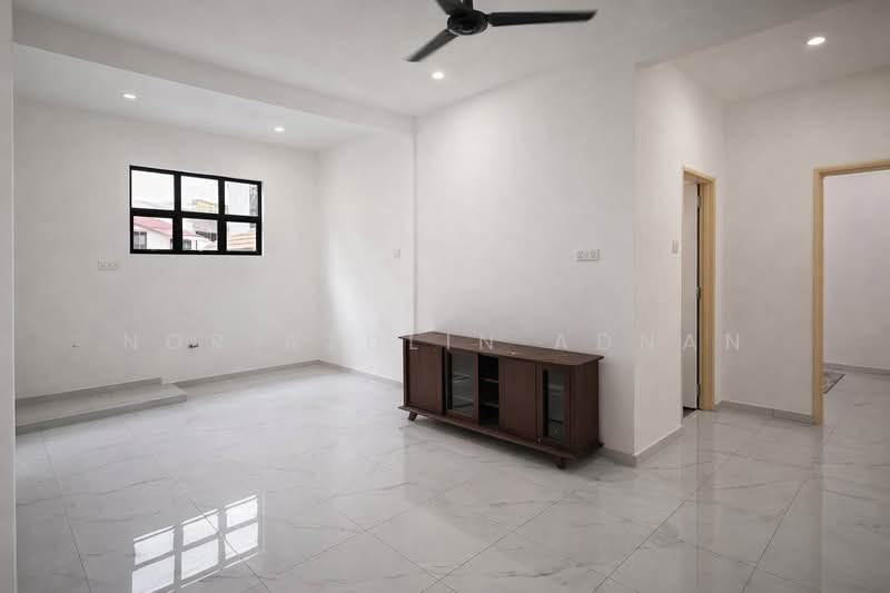 Semi-Detached House for Sale in Taman Koperasi Cuepacs (Cheras) - Nor Azdlin Adnan - Living Room - PropertyGuru.com.my