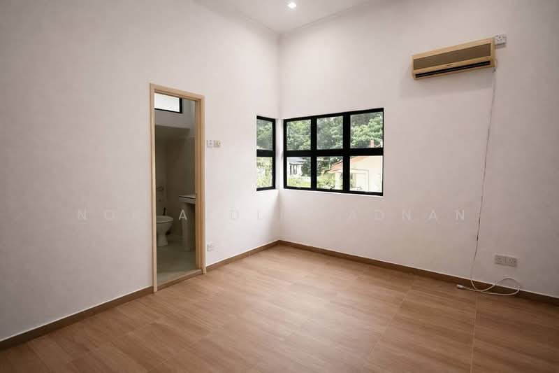 Semi-Detached House for Sale in Taman Koperasi Cuepacs (Cheras) - Nor Azdlin Adnan - Bathroom - PropertyGuru.com.my