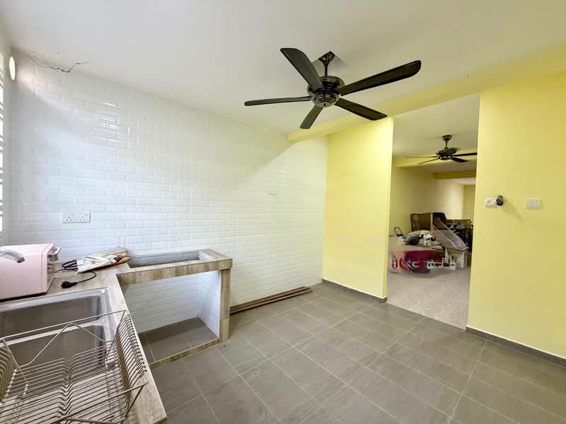 2-storey Terraced House for Sale in Kajang (Selangor) - Nur Alia Omar - Kitchen - PropertyGuru.com.my