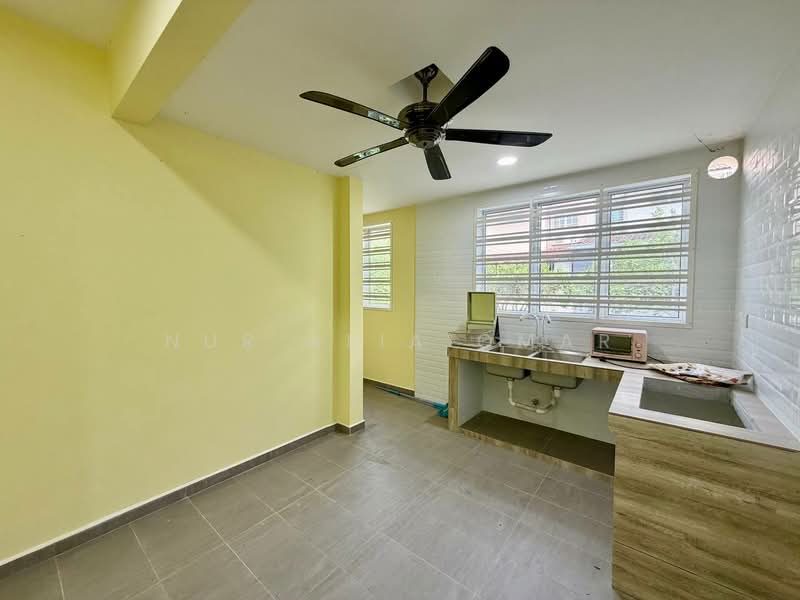 2-storey Terraced House for Sale in Kajang (Selangor) - Nur Alia Omar - Kitchen - PropertyGuru.com.my