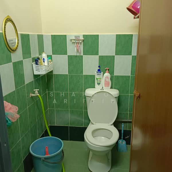 1-storey Terraced House for Sale in Nusari Bayu 1 (Labu) - Shahrol Ariffin - Bathroom - PropertyGuru.com.my
