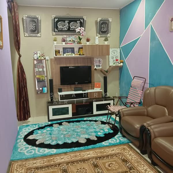 1-storey Terraced House for Sale in Nusari Bayu 1 (Labu) - Shahrol Ariffin - Living Room - PropertyGuru.com.my
