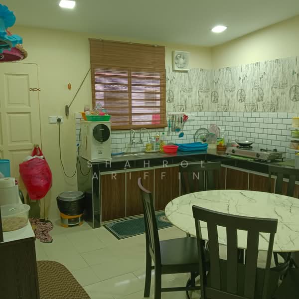 1-storey Terraced House for Sale in Nusari Bayu 1 (Labu) - Shahrol Ariffin - Kitchen - PropertyGuru.com.my