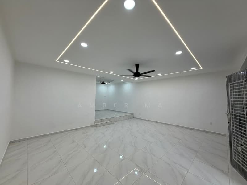 2-storey Terraced House for Sale in Taman Ungku Tun Aminah (Skudai) - Amber Ma - Living Room - PropertyGuru.com.my