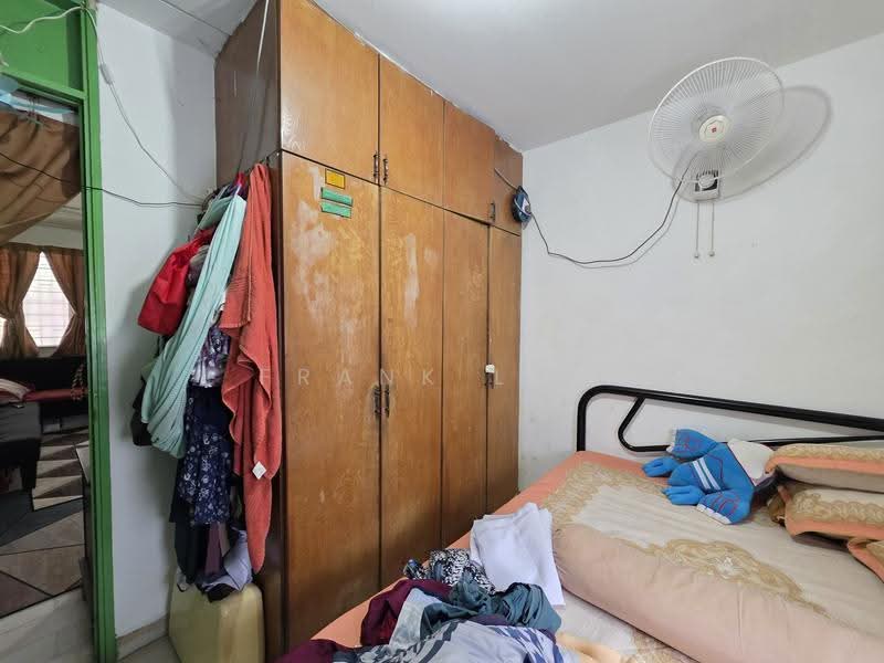 Flat for Sale at Flat Pandan Jaya - Frank Low - Bedroom - PropertyGuru.com.my