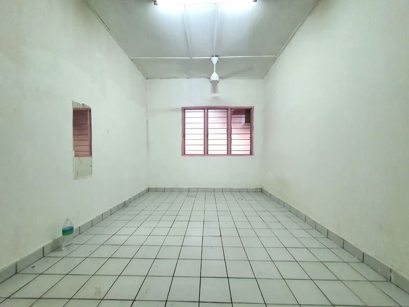 1-storey Terraced House for Rent in Seksyen 17 (Shah Alam) - Henrick Tan - Interior - PropertyGuru.com.my