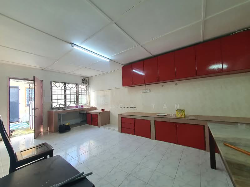 1-storey Terraced House for Rent in Seksyen 17 (Shah Alam) - Henrick Tan - Kitchen - PropertyGuru.com.my