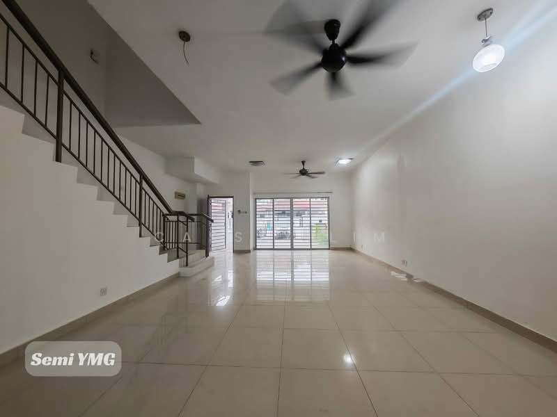 2-storey Terraced House for Sale in Setia Alam (Selangor) - Cassey Lim - Living Room - PropertyGuru.com.my