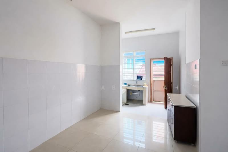 Rumah Teres untuk Dijual di Taman Selayang Utama (Selayang) - Fauzi Abdullah - Kitchen - PropertyGuru.com.my