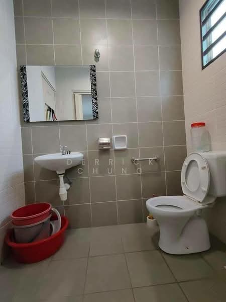 Taman Pengkalan Tiara untuk Untuk Dijual - RM 550,000, Apr 2026 - Bathroom - PropertyGuru.com.my