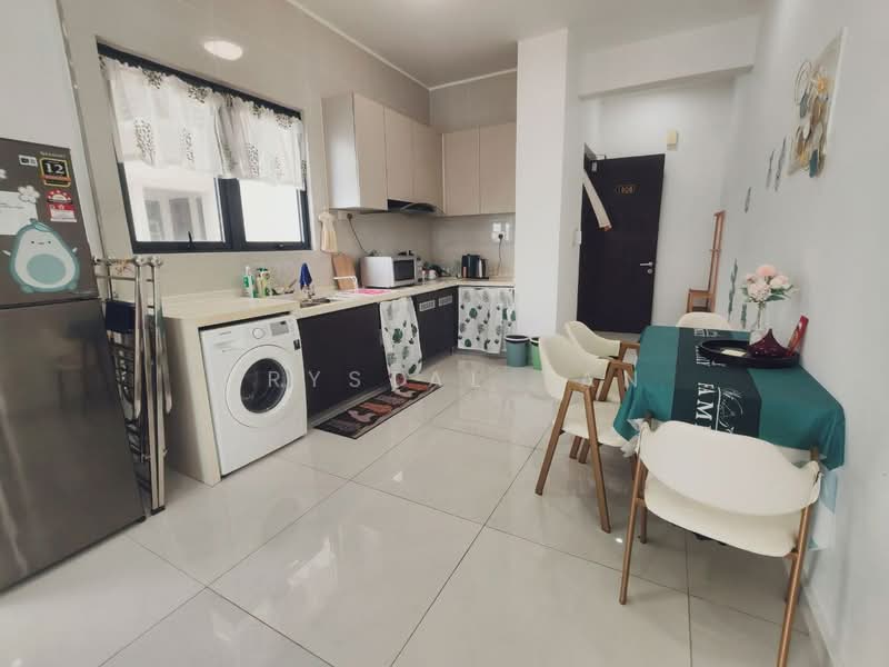 Condominium for Sale at Amberside @ Country Garden Danga Bay - Crystal Tan - Kitchen - PropertyGuru.com.my