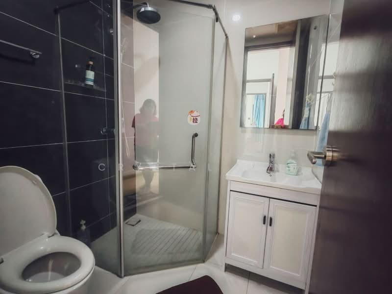 Condominium for Sale at Amberside @ Country Garden Danga Bay - Crystal Tan - Bathroom - PropertyGuru.com.my