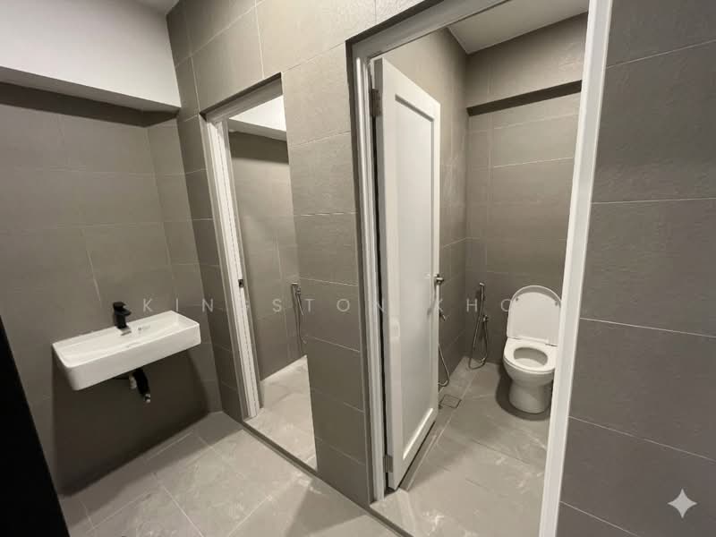 Shop / Office for Rent in Golden Triangle (KL City Centre) - Kingston Khoo - Bathroom - PropertyGuru.com.my
