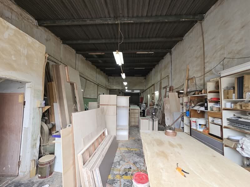 Terrace Factory for Sale in Taman Perindustrian Pandamaran (Pelabuhan Klang) - Anddy Gan - Interior - PropertyGuru.com.my