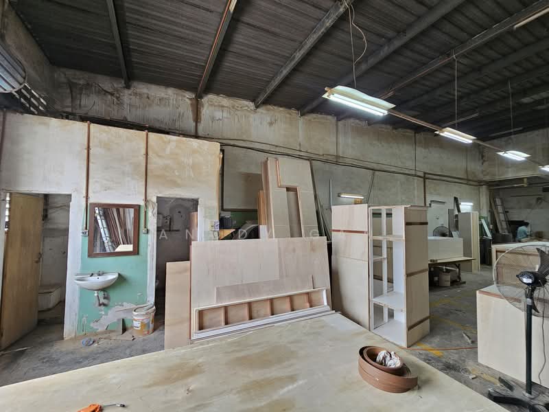 Terrace Factory for Sale in Taman Perindustrian Pandamaran (Pelabuhan Klang) - Anddy Gan - Interior - PropertyGuru.com.my