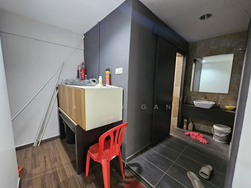 Terrace Factory for Sale in Taman Perindustrian Pandamaran (Pelabuhan Klang) - Anddy Gan - Bathroom - PropertyGuru.com.my