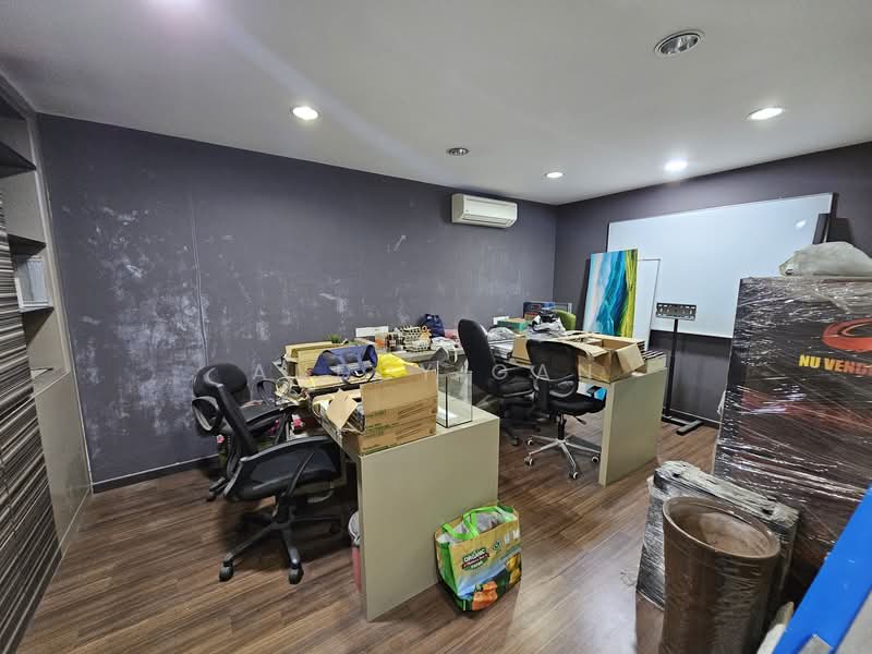 Terrace Factory for Sale in Taman Perindustrian Pandamaran (Pelabuhan Klang) - Anddy Gan - Interior - PropertyGuru.com.my