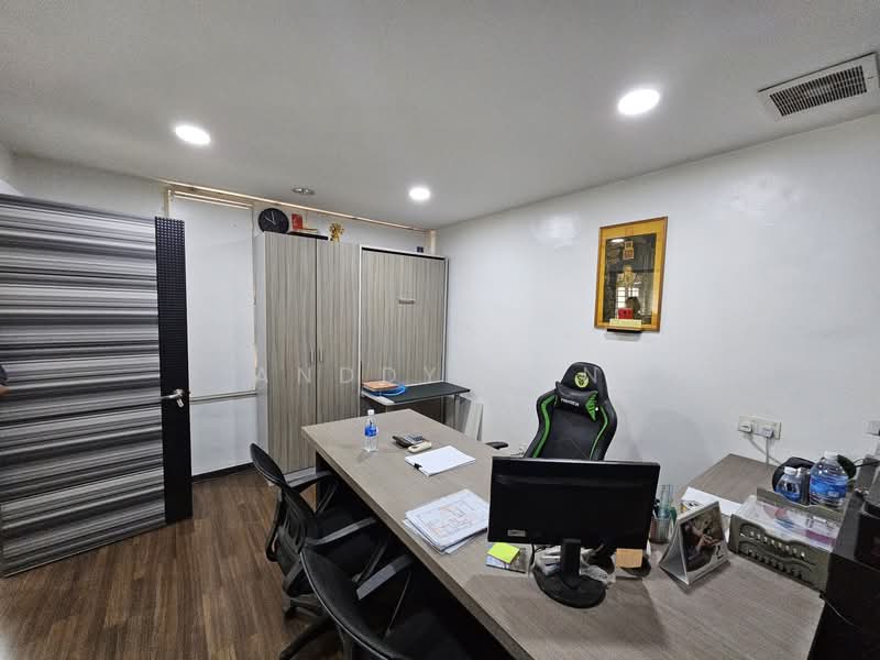 Terrace Factory for Sale in Taman Perindustrian Pandamaran (Pelabuhan Klang) - Anddy Gan - Study - PropertyGuru.com.my