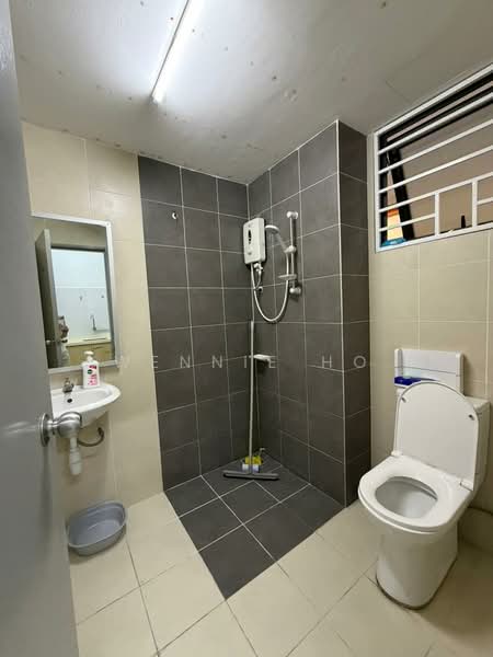 Servis Apartment untuk Disewa di Tiara Imperio Residence - Wennie Ho - Bathroom - PropertyGuru.com.my