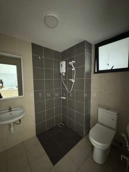 Servis Apartment untuk Disewa di Tiara Imperio Residence - Wennie Ho - Bathroom - PropertyGuru.com.my