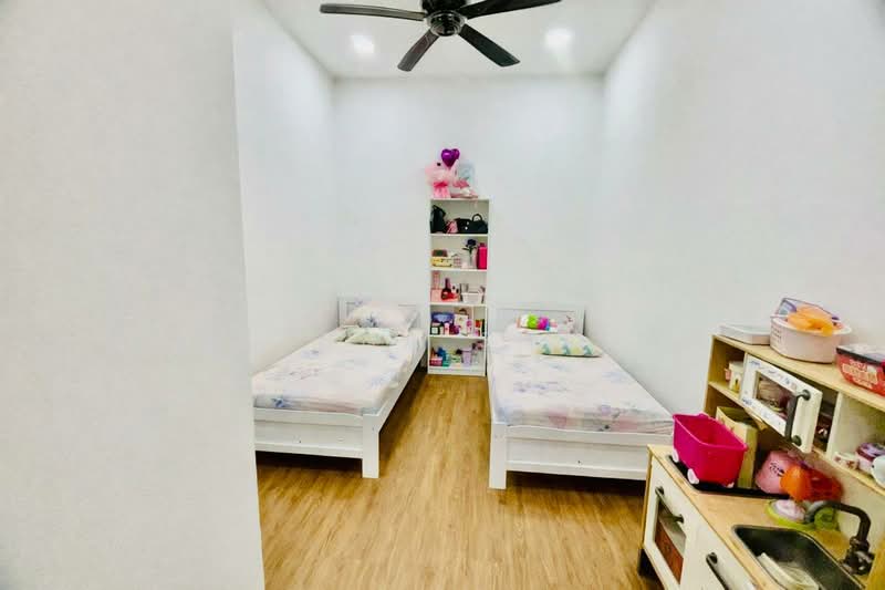 Sungai Buloh – Renovated 2 Storey Azalea @ Taman Putra Sungai Buloh untuk Untuk Dijual - RM 650,000, Apr 2026 - Bedroom - PropertyGuru.com.my
