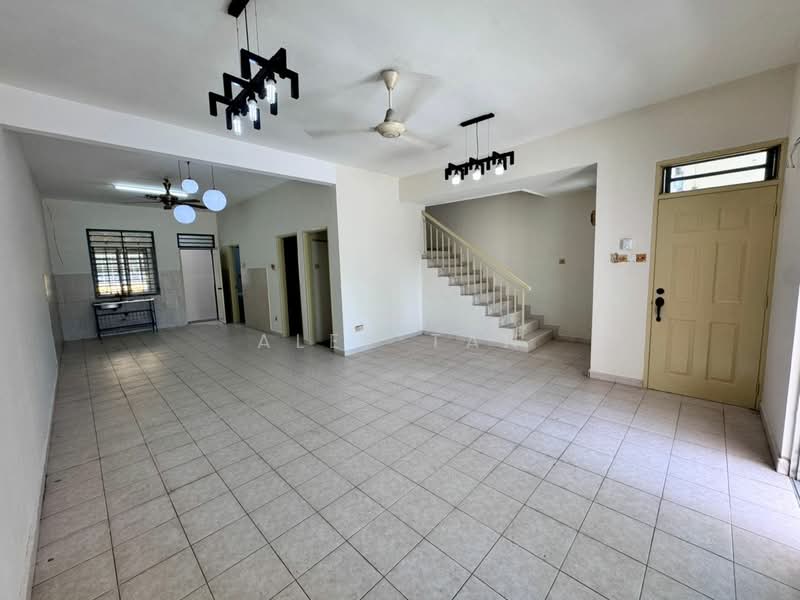 Taman Desa Tebrau untuk Untuk Dijual - RM 690,000, Apr 2026 - Living Room - PropertyGuru.com.my