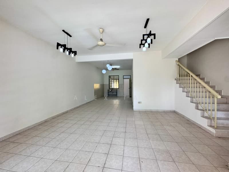 Taman Desa Tebrau untuk Untuk Dijual - RM 690,000, Apr 2026 - Living Room - PropertyGuru.com.my