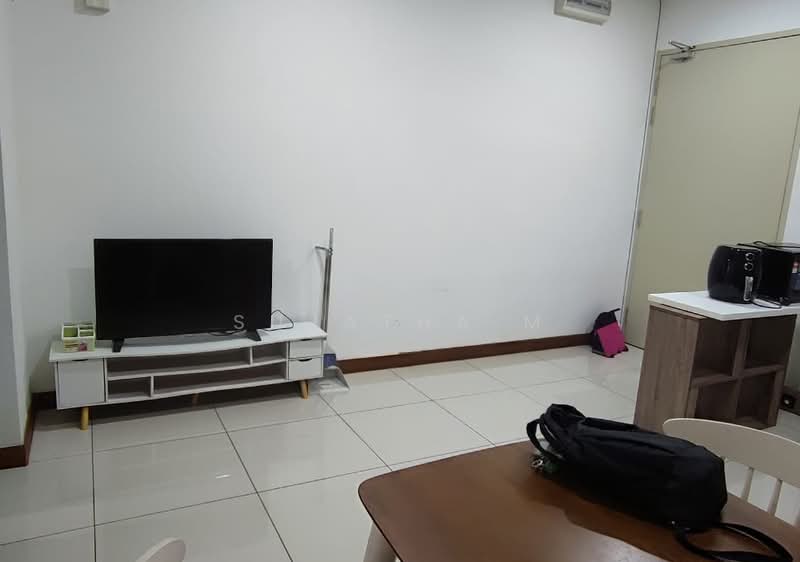 KL Gateway Residences untuk Untuk Disewa - RM 2,000 /bulan, Apr 2026 - Living Room - PropertyGuru.com.my