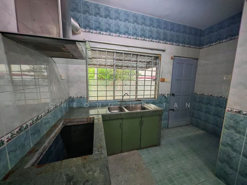 2-storey Terraced House for Sale in Seremban (Negeri Sembilan) - Cheong Hu Tan - Kitchen - PropertyGuru.com.my