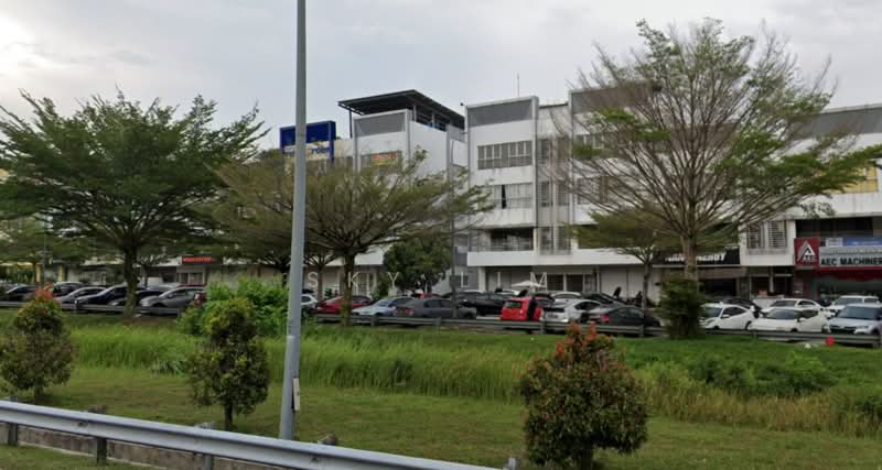 Pusat Perniagaan Suria Puchong @ 3 Storey Shoplot For Sale untuk Untuk Dijual - RM 1,880,000, Apr 2026 - Exterior - PropertyGuru.com.my