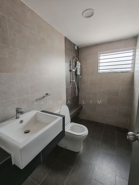 2-storey Terraced House for Rent in Masai (Johor) - Elena Lim - Bathroom - PropertyGuru.com.my