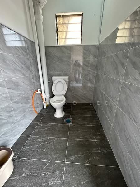 Flat for Rent at PKNS Flat Seksyen 6 - Edmund Lee - Bathroom - PropertyGuru.com.my