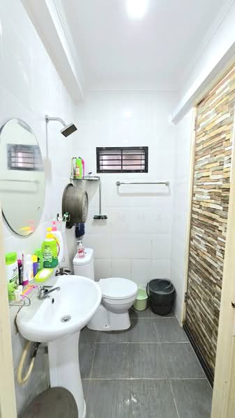 Taman Kantan Permai untuk Untuk Dijual - RM 380,000, Apr 2026 - Bathroom - PropertyGuru.com.my