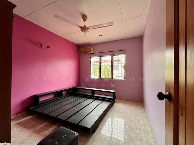 Rumah Teres 2-Tingkat untuk Dijual di Desa Ria (Sungai Ara) - Zhonl Saw Boon Loong - Bedroom - PropertyGuru.com.my