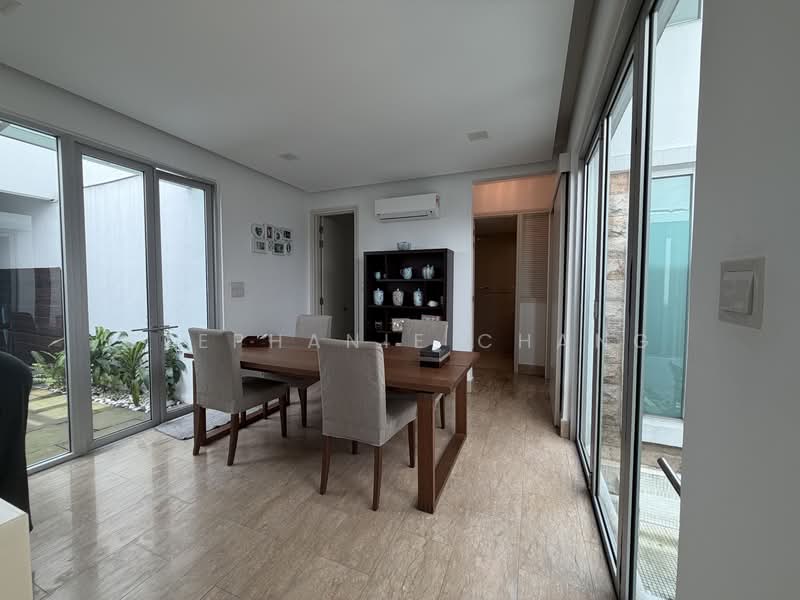 Semi-Detached House for Sale in Mont Kiara (Kuala Lumpur) - Stephanie Chang - Dining Room - PropertyGuru.com.my