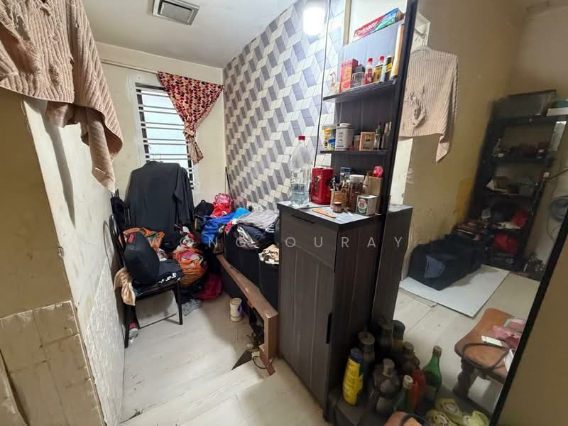 1-storey Terraced House for Sale in Taman Johor Jaya (Johor Bahru) - Wong Ouray - Interior - PropertyGuru.com.my