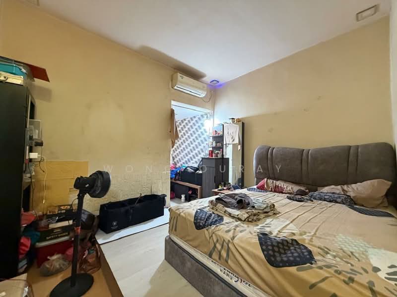 1-storey Terraced House for Sale in Taman Johor Jaya (Johor Bahru) - Wong Ouray - Bedroom - PropertyGuru.com.my
