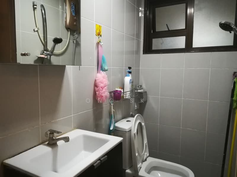Apartment for Rent at Pangsapuri Seri Gembira - Ong SK - Bathroom - PropertyGuru.com.my