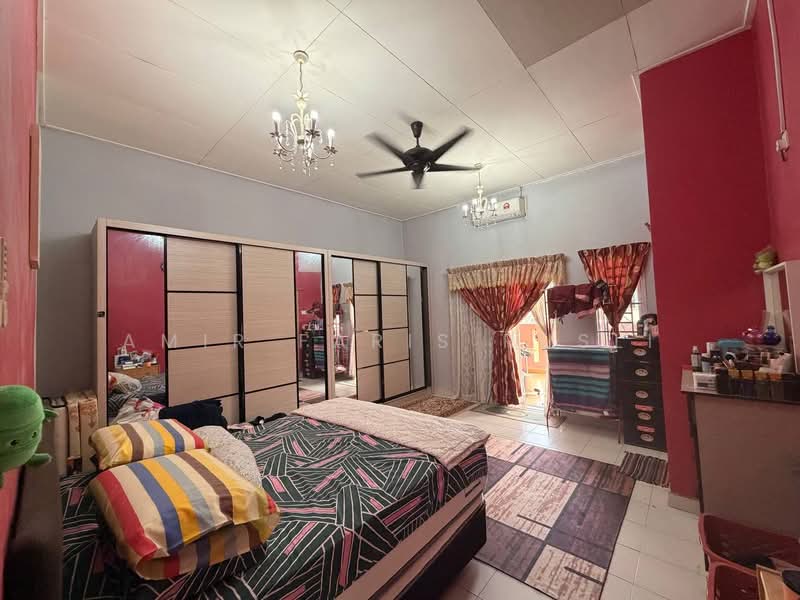 Rumah Teres 2 Tingkat untuk Dijual di Bandar Putra (Kulai) - Amir Faris Rusli - Bedroom - PropertyGuru.com.my