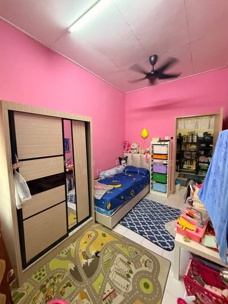 2-storey Terraced House for Sale in Bandar Putra (Kulai) - Amir Faris Rusli - Bedroom - PropertyGuru.com.my