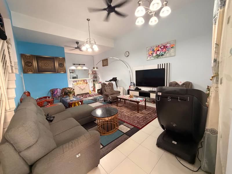 Rumah Teres 2 Tingkat untuk Dijual di Bandar Putra (Kulai) - Amir Faris Rusli - Living Room - PropertyGuru.com.my