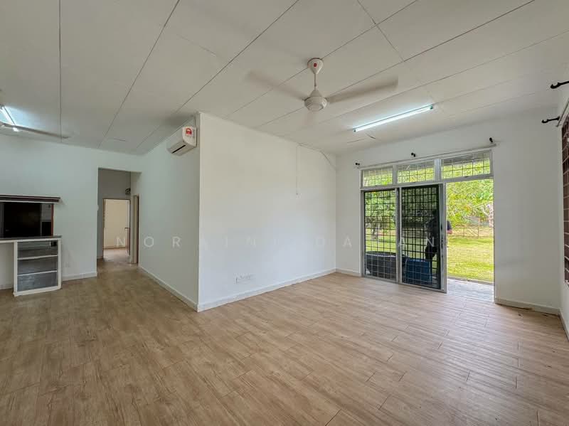 Semi-Detached House for Sale in Mantin (Negeri Sembilan) - Noraini Dahan - Living Room - PropertyGuru.com.my