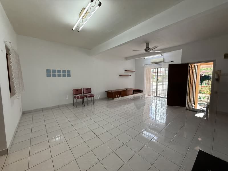 2-storey Terraced House for Rent in Kota Kemuning (Shah Alam) - Joey Wong - Living Room - PropertyGuru.com.my